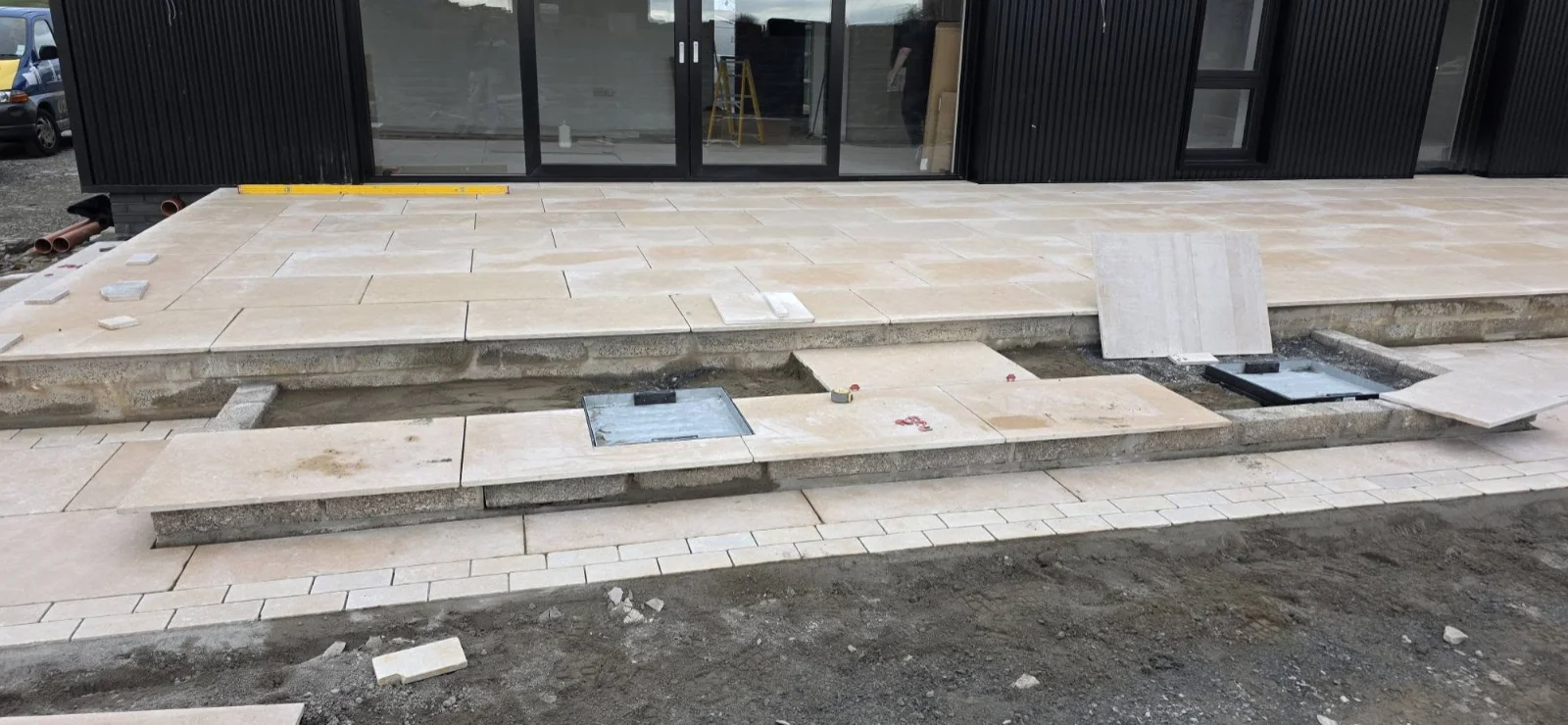 Terrace paving and stepped edges during construction
